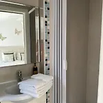 Ocean Breeze Guesthouse Nazaré